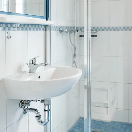 Prázdninový dům C 4 Reethaus Elsa Mit Aussenwhirlpool Und Sauna Gramkow